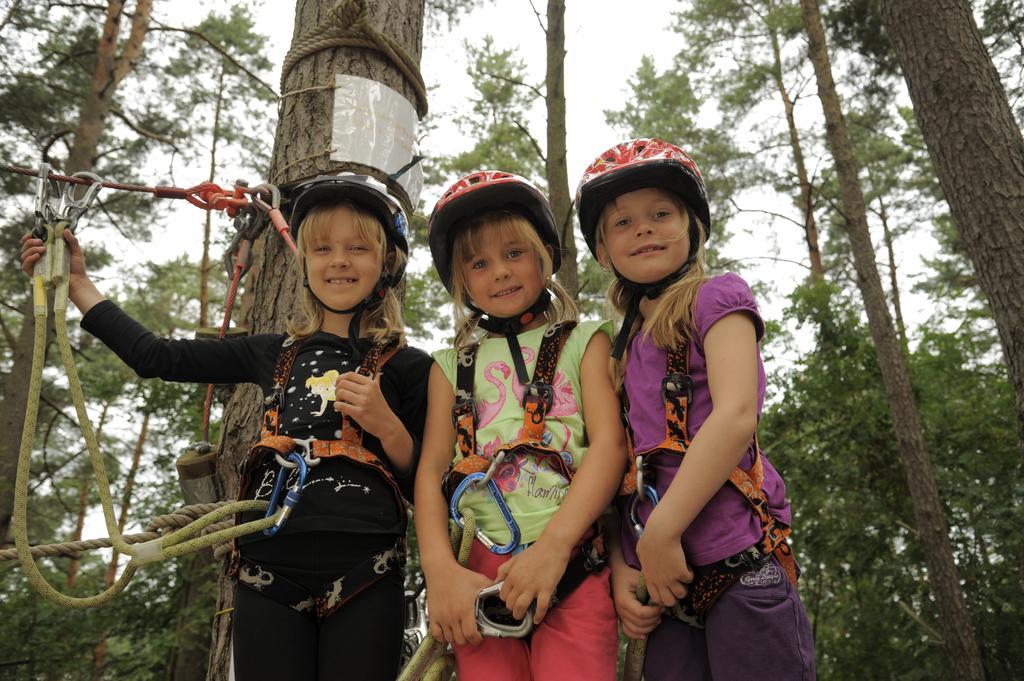 Camping-Und Ferienpark Havelberge Gross Quassow Exterior foto