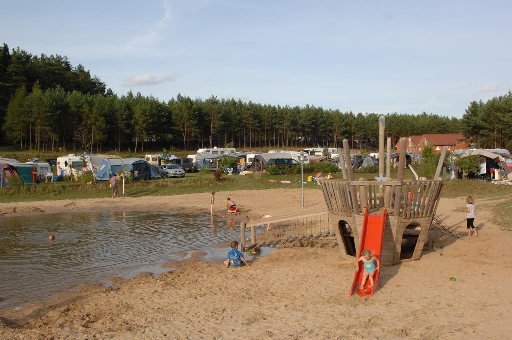Camping-Und Ferienpark Havelberge Gross Quassow Quarto foto